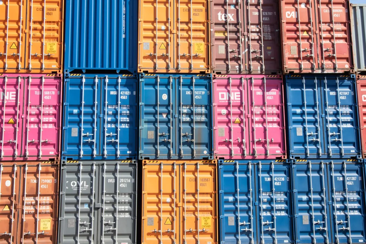 Containers at port: traceability along the supply chain